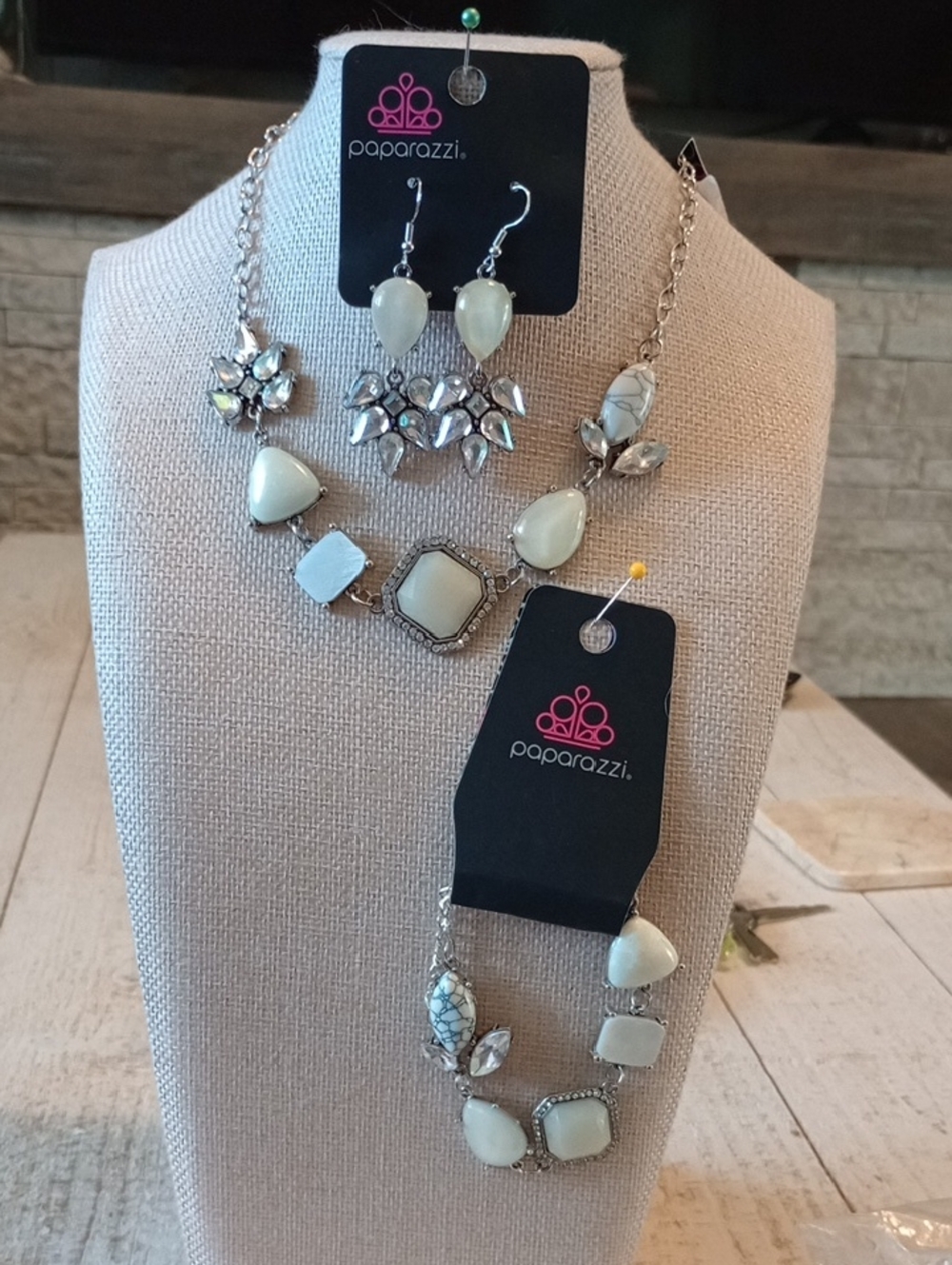 Paparazzi Cream Stone Statement Necklace Set - Elegant Cream and Silver